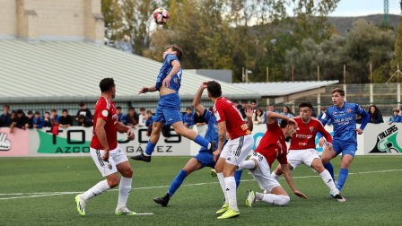 Encuentro de primera ronda de la Copa del Rey 2023/2024 entre C.D. Valle de Egüés y Teruel en el Municipal del Valle de Aranguren