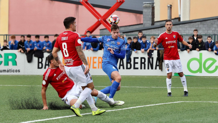 Encuentro de primera ronda de la Copa del Rey 2023/2024 entre C.D. Valle de Egüés y Teruel en el Municipal del Valle de Aranguren