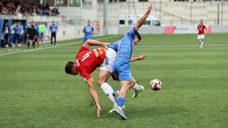 Encuentro de primera ronda de la Copa del Rey 2023/2024 entre C.D. Valle de Egüés y Teruel en el Municipal del Valle de Aranguren