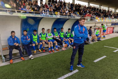 Encuentro de primera ronda de la Copa del Rey 2023/2024 entre C.D. Valle de Egüés y Teruel en el Municipal del Valle de Aranguren