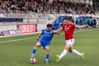 Encuentro de primera ronda de la Copa del Rey 2023/2024 entre C.D. Valle de Egüés y Teruel en el Municipal del Valle de Aranguren
