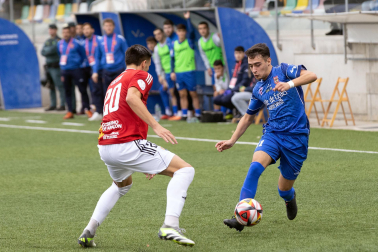 Encuentro de primera ronda de la Copa del Rey 2023/2024 entre C.D. Valle de Egüés y Teruel en el Municipal del Valle de Aranguren