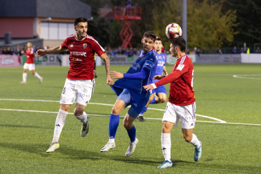 Encuentro de primera ronda de la Copa del Rey 2023/2024 entre C.D. Valle de Egüés y Teruel en el Municipal del Valle de Aranguren