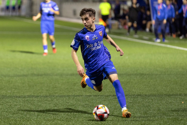 Encuentro de primera ronda de la Copa del Rey 2023/2024 entre C.D. Valle de Egüés y Teruel en el Municipal del Valle de Aranguren