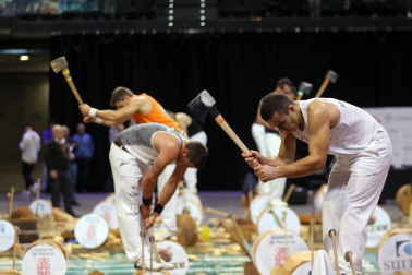 Fotos del campeonato de Aizkora en el Navarra Arena.