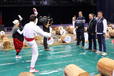 Fotos del campeonato de Aizkora en el Navarra Arena.