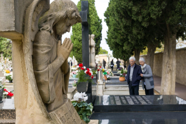Fotos del día de Todos los Santos en Tudela.