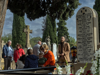 Visita de los fieles al cementerio de Estella el 1 de noviembre