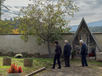 Visita de los fieles al cementerio de Estella el 1 de noviembre