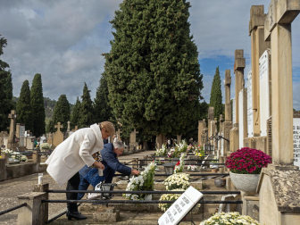 Visita de los fieles al cementerio de Estella el 1 de noviembre