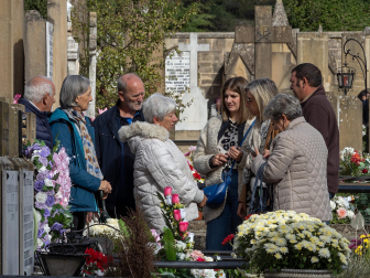Visita de los fieles al cementerio de Estella el 1 de noviembre
