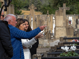 Visita de los fieles al cementerio de Estella el 1 de noviembre