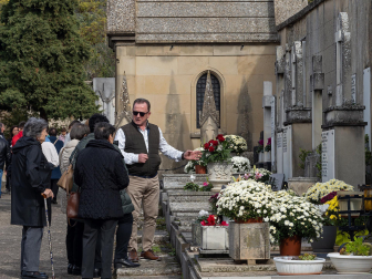 Visita de los fieles al cementerio de Estella el 1 de noviembre