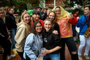 Fotos de la Carpa Universitaria de otoño en la Ciudad Deportiva Amaya.