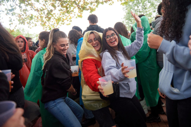 Fotos de la Carpa Universitaria de otoño en la Ciudad Deportiva Amaya.
