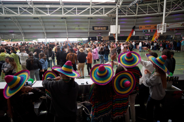 Fotos de la Carpa Universitaria de otoño en la Ciudad Deportiva Amaya.