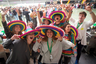 Fotos de la Carpa Universitaria de otoño en la Ciudad Deportiva Amaya.