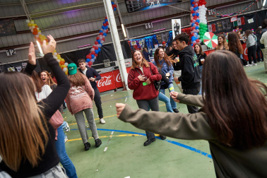Fotos de la Carpa Universitaria de otoño en la Ciudad Deportiva Amaya.