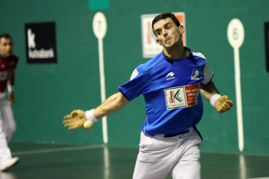 Fotos de la semifinal del Cuatro y Medio entre Altuna y Jaka.
