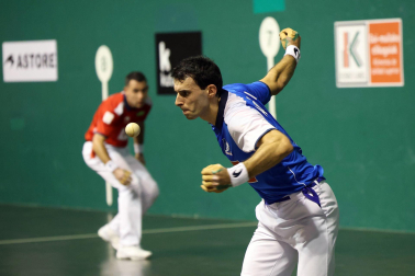 Fotos de la semifinal del Cuatro y Medio entre Altuna y Jaka.