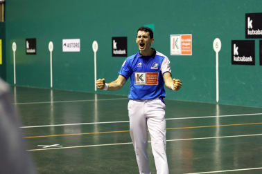 Fotos de la semifinal del Cuatro y Medio entre Altuna y Jaka.