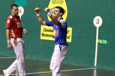 Fotos de la semifinal del Cuatro y Medio entre Altuna y Jaka.