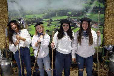 Fotos de la XII Feria de Empresas Simuladas de Navarra, celebrada en Elizondo.