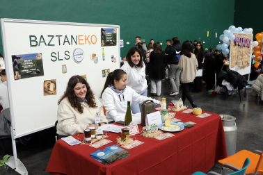 Fotos de la XII Feria de Empresas Simuladas de Navarra, celebrada en Elizondo.