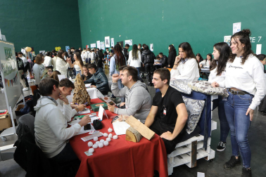 Fotos de la XII Feria de Empresas Simuladas de Navarra, celebrada en Elizondo.