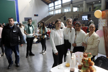 Fotos de la XII Feria de Empresas Simuladas de Navarra, celebrada en Elizondo.