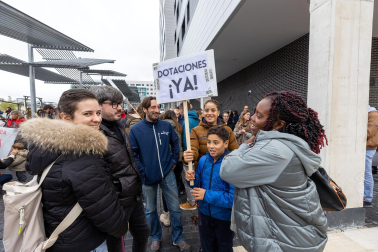 Foto de la marcha en Erripagaña para reclamar dotaciones./