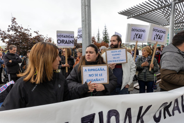 Foto de la marcha en Erripagaña para reclamar dotaciones./