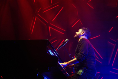 Fotos del concierto de Pablo López en el Navarra Arena. /