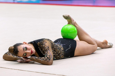 Fotos del Trofeo Comunidad Foral de gimnasia en Anaitasuna./