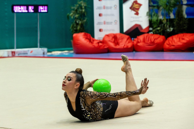 Fotos del Trofeo Comunidad Foral de gimnasia en Anaitasuna./