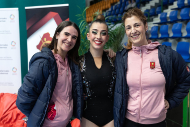 Fotos del Trofeo Comunidad Foral de gimnasia en Anaitasuna./