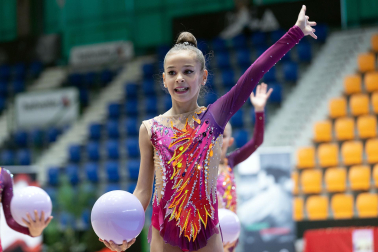 Fotos del Trofeo Comunidad Foral de gimnasia en Anaitasuna./
