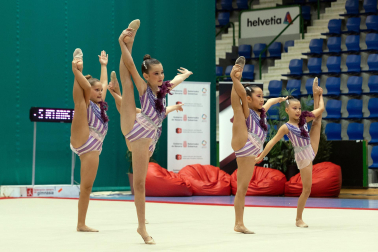Fotos del Trofeo Comunidad Foral de gimnasia en Anaitasuna./