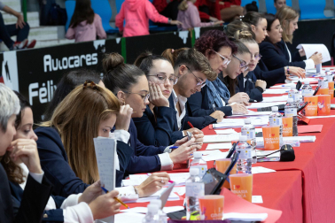 Fotos del Trofeo Comunidad Foral de gimnasia en Anaitasuna./