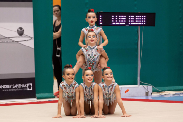 Fotos del Trofeo Comunidad Foral de gimnasia en Anaitasuna./