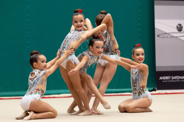 Fotos del Trofeo Comunidad Foral de gimnasia en Anaitasuna./