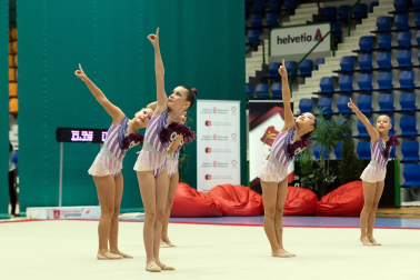 Fotos del Trofeo Comunidad Foral de gimnasia en Anaitasuna./