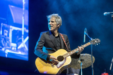 Fotos de la IX gala de Niños contra el Cáncer, en el Pabellón Navarra Arena.