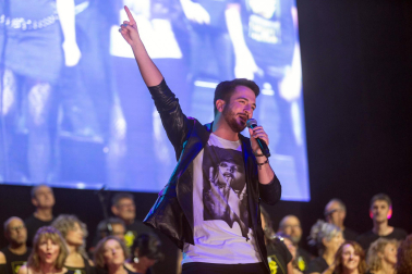 Fotos de la IX gala de Niños contra el Cáncer, en el Pabellón Navarra Arena.
