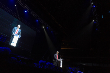 Fotos de la IX gala de Niños contra el Cáncer, en el Pabellón Navarra Arena.
