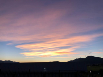 Amanecer desde el cementerio de Huarte.