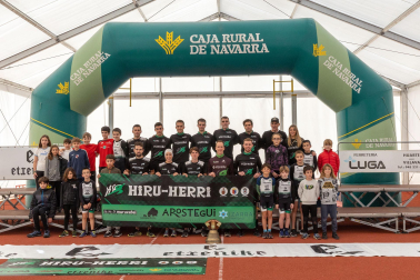 Fotos de la presentación de Hiru-Herri
