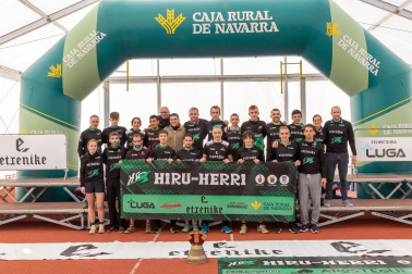 Fotos de la presentación de Hiru-Herri