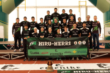 Fotos de la presentación de Hiru-Herri