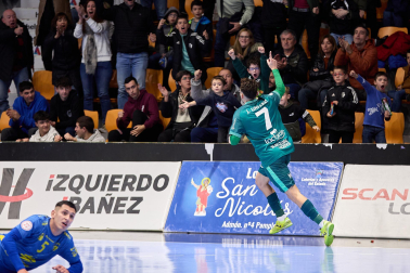 Fotos de la celebración de Osasuna Magna tras conseguir el pase a la Copa de España. /